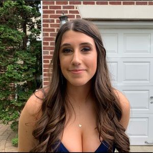 Meet your Posher, Becca